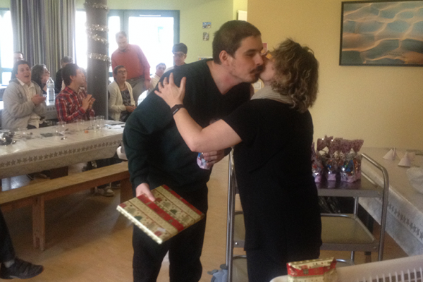 11_FOH-Les-Charmilles_Remise-des-cadeaux-Noel-2015